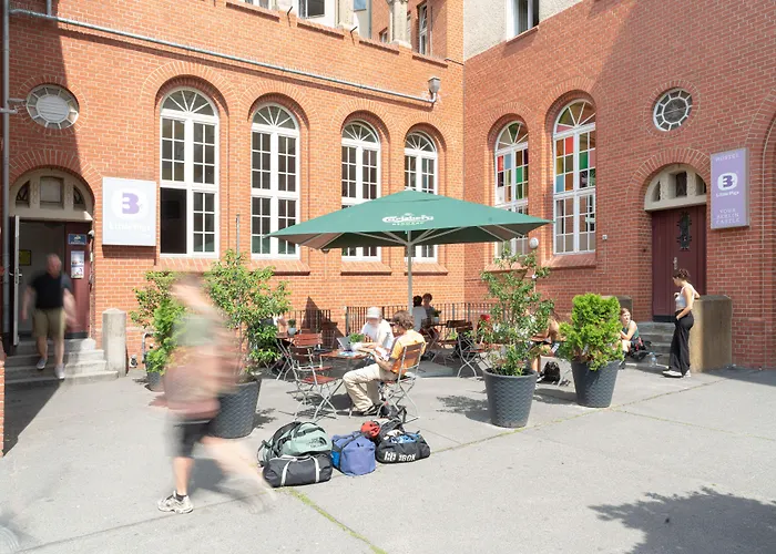 Three Little Pigs - Your Berlin CastleHostal